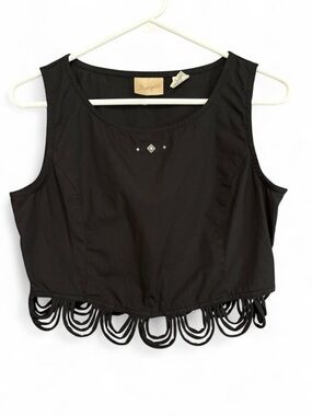 Wrangler Cropped Scalloped Edge Western Top